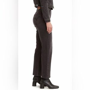 Levi’s Ribcage Straight Ankle Jean size 27